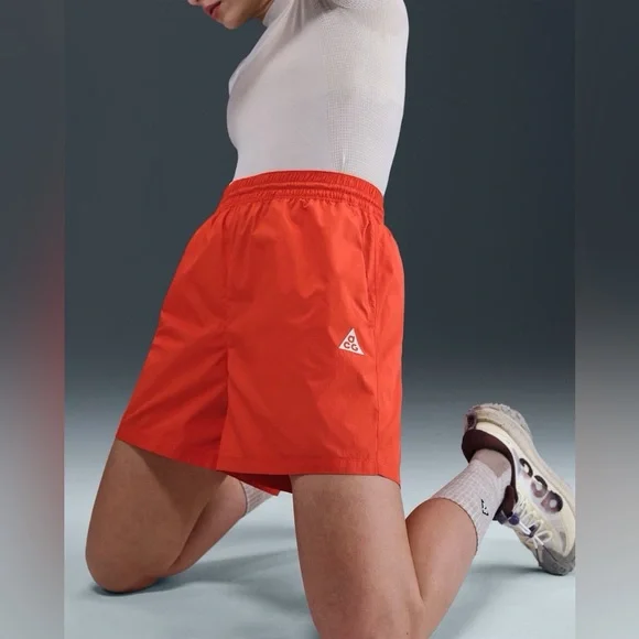 NWT Nike ACG Women's Repel Mid-Rise Ripstop Shorts Size Small